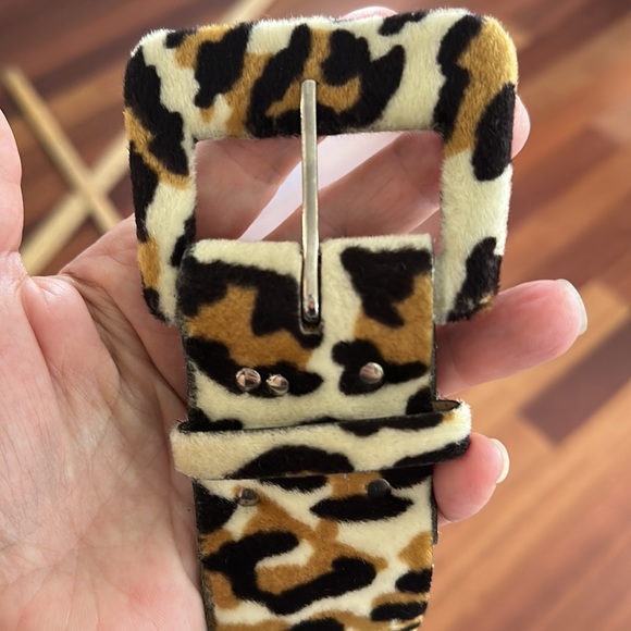 Vintage Leopard Velvet Belt - Picture 3 of 9